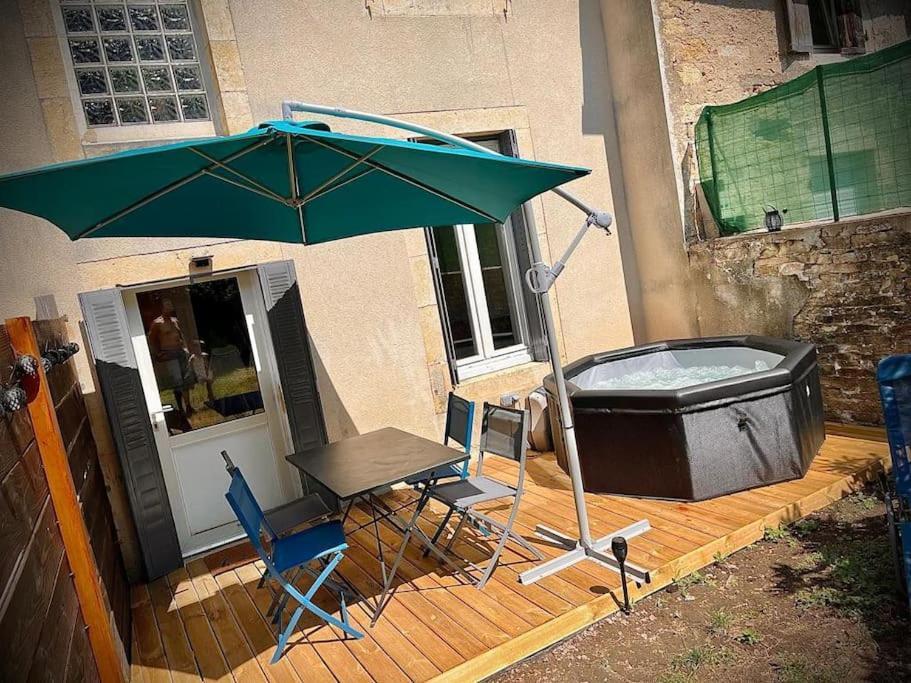 Tres Bel Appartement Avec Jardin Et Jacuzzi Scey-sur-Saone-et-Saint-Albin Zewnętrze zdjęcie